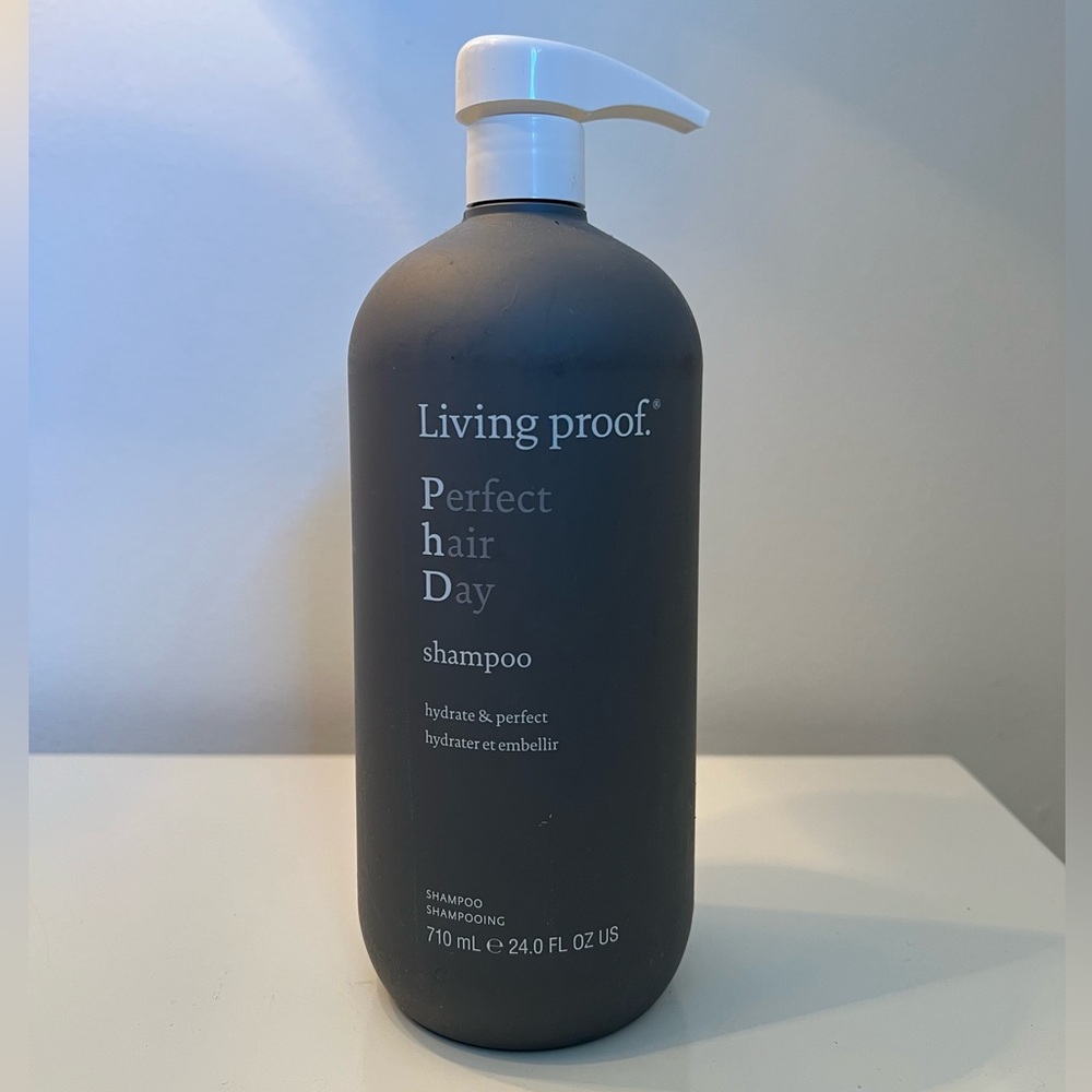 *NEW/SEALED* Living Proof. Perfect Hair Day Shampoo - Picture 2 of 4